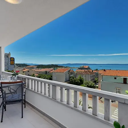 Dany 4* Makarska
